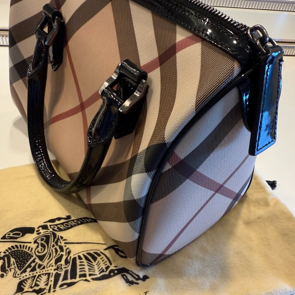 Burberry Nova Checked Hand Bag
